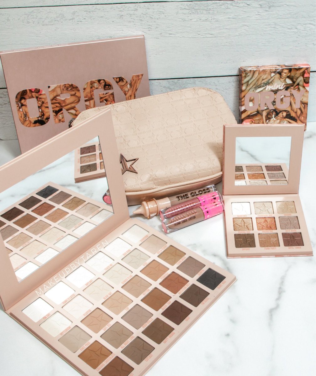 makeupbytaren's tweet photo. Look at allllll this nudeness!! I’ve been waiting on a nude palette from @JeffreeStar and he DELIVERED hunny🙌🏻👅💦
Who got their hands on this collection and what all did you snag? https://t.co/2unIdWwcpw