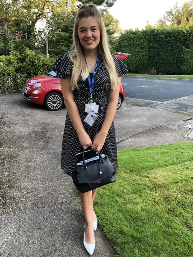 Miss_Lamb_'s tweet photo. My very first day as a teacher today! 🌟 Everything I’ve always wanted since I was 4 years old! Unbelievably grateful 🥰 Had an amazing day meeting and getting to know my lovely little Year 1 children and I cannot wait to go back tomorrow! 🤩 #dreamjob #Y1teacher #NQT https://t.co/9OV9wwygQx