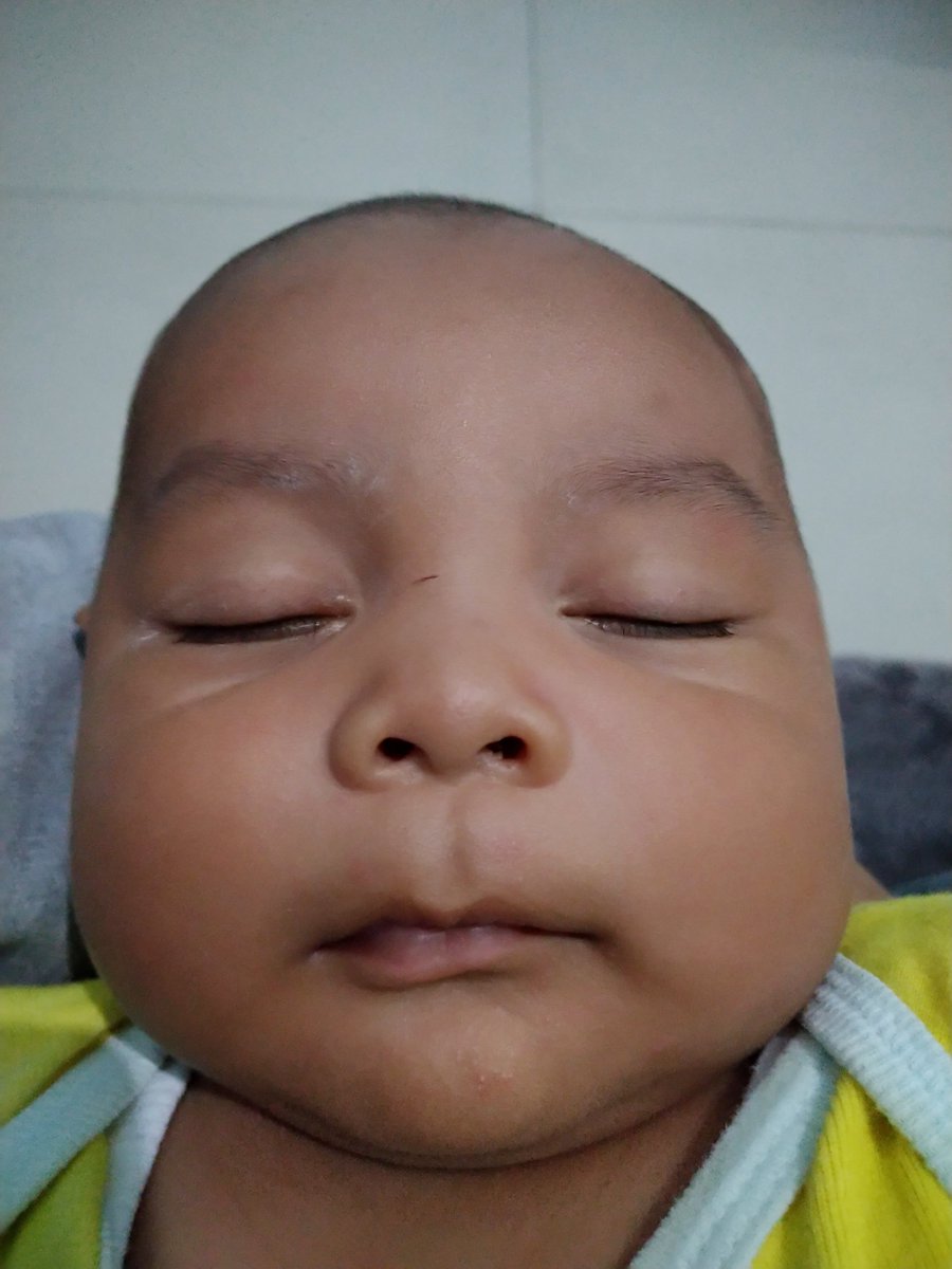 nnvndra's tweet image. Bulat coklat putih gula...