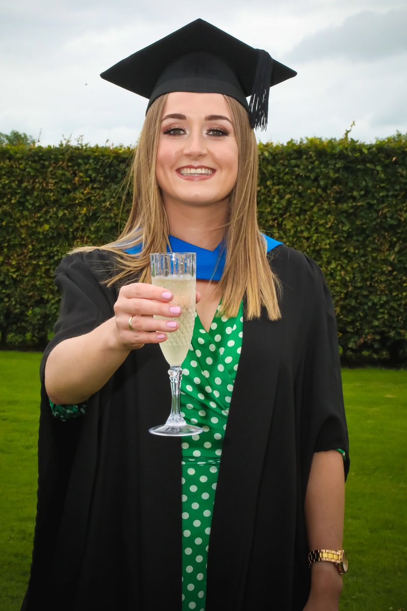 Not how I ever imagined to graduate but Covid has changed all original plans! Officially a UCD Ag Graduate 👩‍🎓 Memories to last a lifetime and ready for my next chapter 🙌 @ucdagfood #virtualgraduation #ucdoverandout #newbeginnings