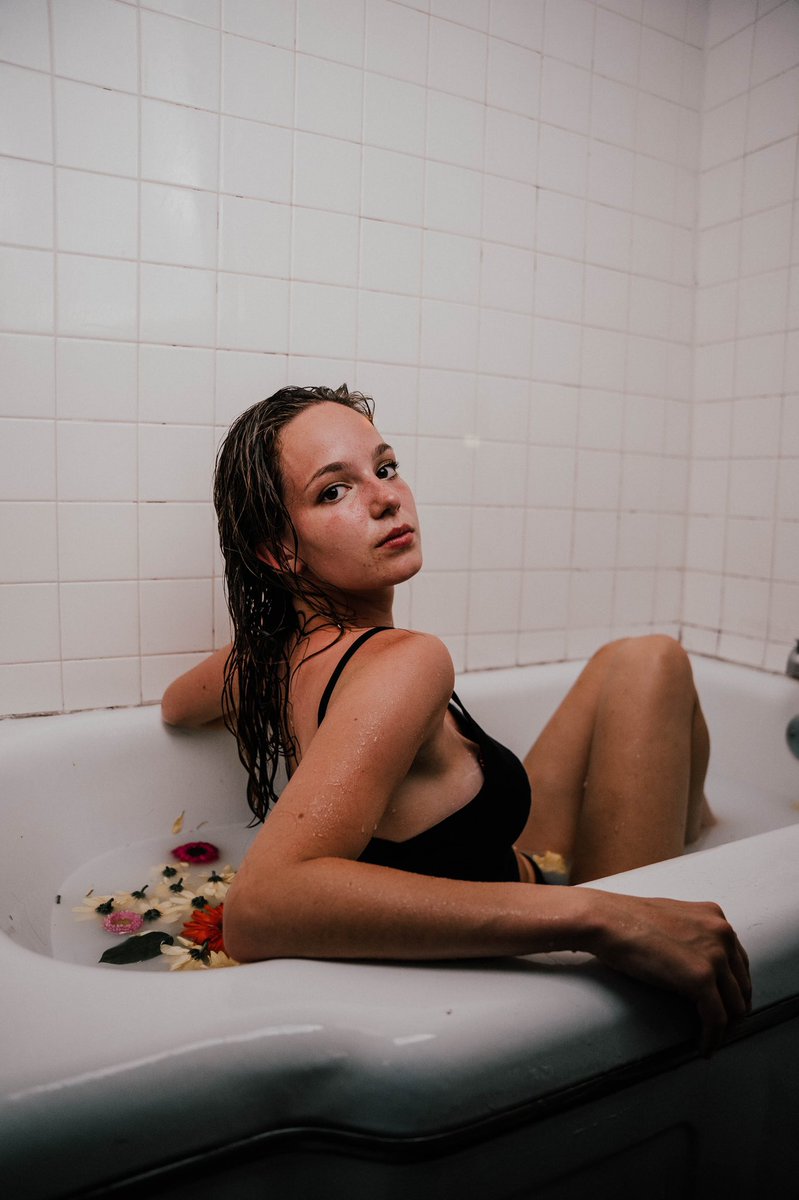 jtflixx's tweet photo. Milk bath editorial https://t.co/g0sdaRQDUb
