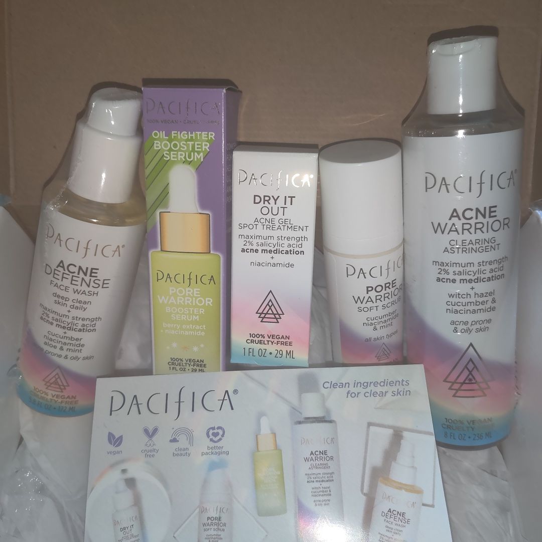 irenedoherty56's tweet photo. am so excited to try the PACIFICA 100 % vegan
cruelty free skin care.
thank you influenster.
#influenster #pacifica https://t.co/cOq8tL5cZ5 https://t.co/uBd3a0o2Tv