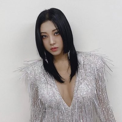 emweeni's tweet photo. #NouvellePhotoDeProfil #ouiencore #stanclc #clccomebackdemain #regardezcommeelleestmagnifique https://t.co/KXNVBkacq2