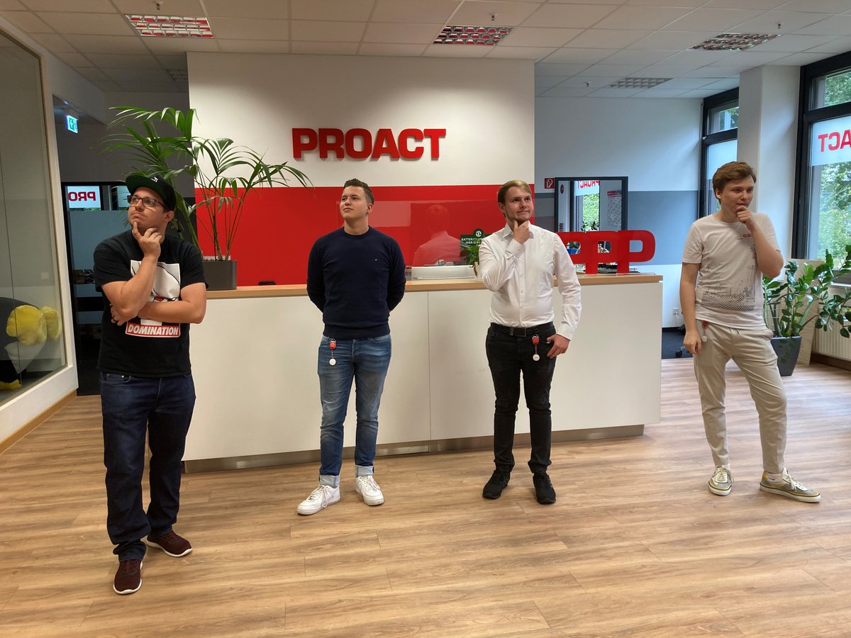 BenjaminUlsamer's tweet photo. ❤️lich Willkommen im #teamproact! Heute: 1. Tag für unsere neuen @Proact_de #Azubis zum #Fachinformatiker #Systemintegration & #Kaufmann für #IT-Systemmanagement 🥰 Es gibt viel zu lernen, packen wir's an. 💪 Ich freue mich auf die kommenden Jahre mit euch! 🤗 #ausbildung #proact https://t.co/TKmWZWhTq8