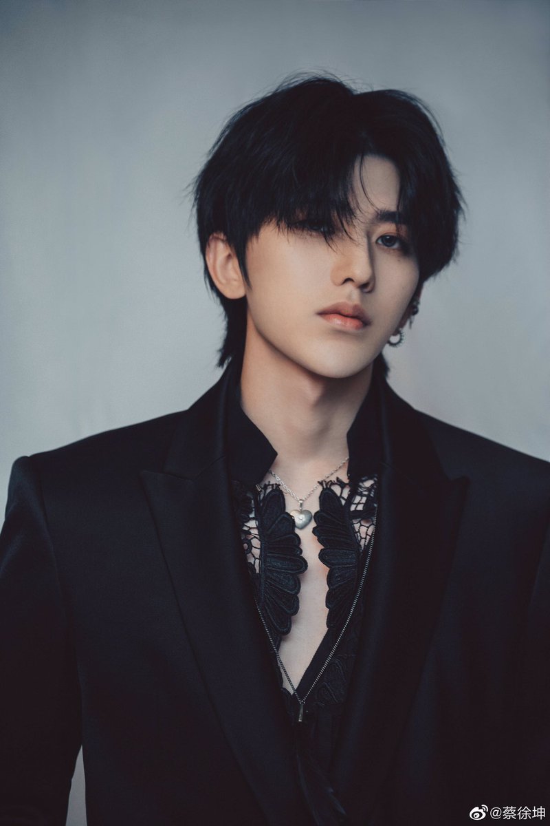 I have to include  #CaiXuKun since he is one of my crush!. He debuted in the same group with WZY! Well, it seems impossible to see him with SY since CXK is more into music & VS! But, I can still wish right? Who knows they might cross path with each other in future projects!