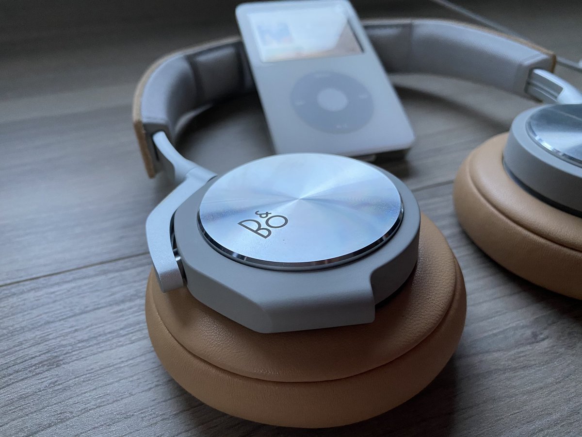 zakino4's tweet photo. Wciąż jeden z ulubionych zestawów 😍 #iPodVideo i #BeoPlayH6 od @BangOlufsenPL 😊 https://t.co/FYjpeHub1M