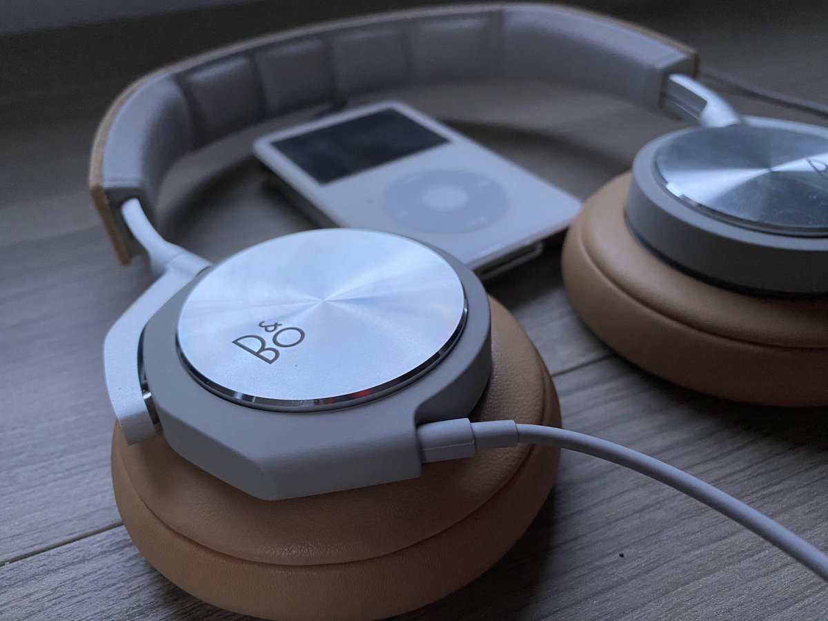 zakino4's tweet photo. Wciąż jeden z ulubionych zestawów 😍 #iPodVideo i #BeoPlayH6 od @BangOlufsenPL 😊 https://t.co/FYjpeHub1M