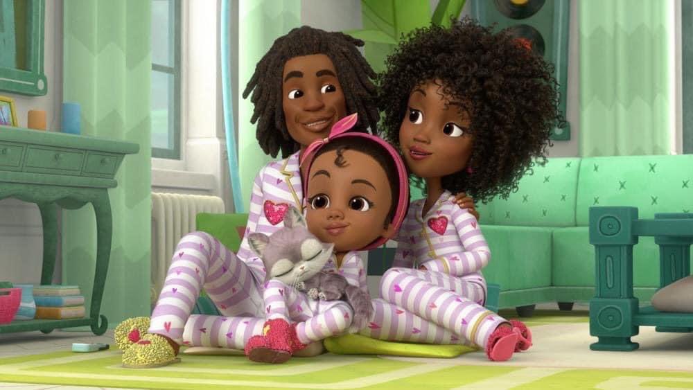 _prettydanae's tweet photo. Nick Jr. Is airing a new cartoon called Made by Maddie, where they have:

Mostly Black cast
Mom and dad together
Dad has locs
Mom is natural 
Star (maddie) is a fashion designer at 8.                                         

It will air Sunday Sept 13 at 11am https://t.co/Ycd2r2aALW