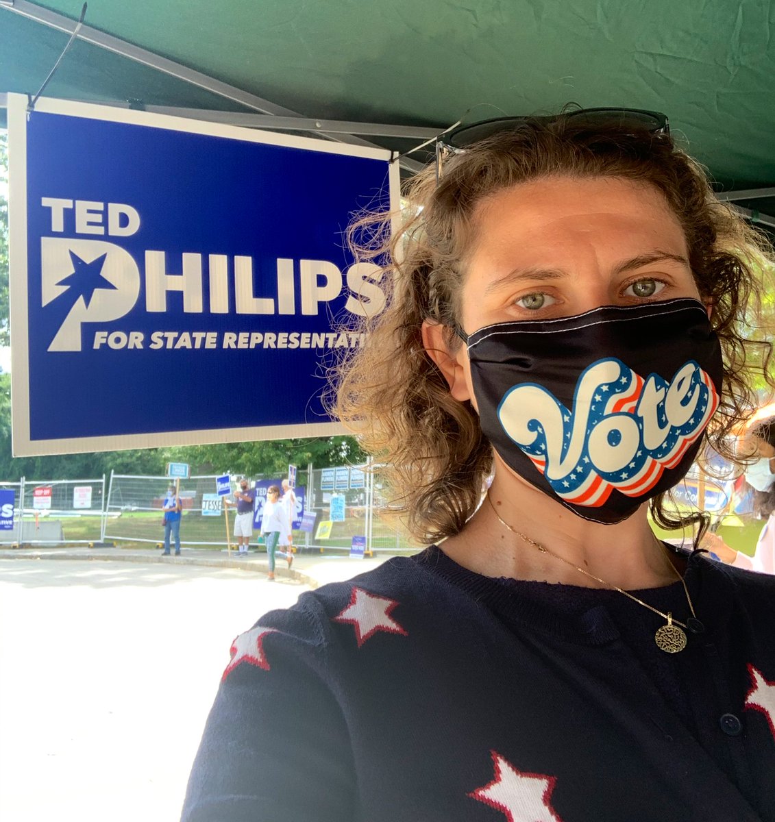 HannaSwit's tweet photo. As I said, I take my #ElectionDay outfit quite seriously 😂🇺🇸 #TeamTed #Mermentum #TeamKennedy #02067 https://t.co/4sWwTQJN8m