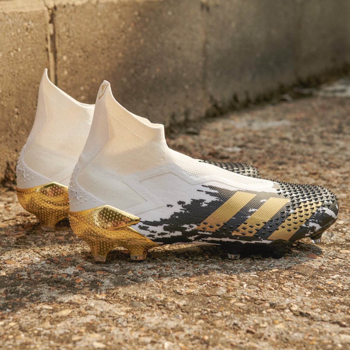 unisportsoccer's tweet photo. Eye-catchers. 👀
The @adidassoccer #InflightPack is available to shop now, including the all-new #XGhosted 19.1.
https://t.co/ByokuHmgkr | #WeGotSoccer #adidas #adidasFootball https://t.co/iAuUMaQEa3