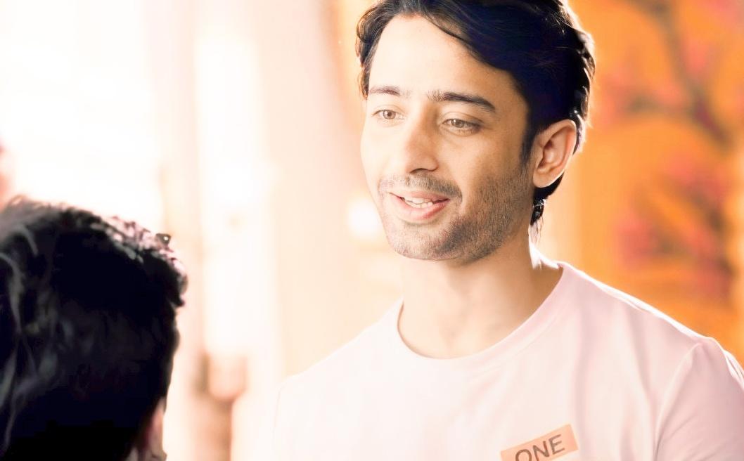 deserve happiness, that's what God Thinks too, but suppressing his All Pain, burying his all dreams deep inside his heart he smiled at life, he sow the seed of a new dream, that what all he wanted to live his,(7/10) #YehRishteyHainPyaarKe  #ShaheerSheikh  #ShaheerAsAbir