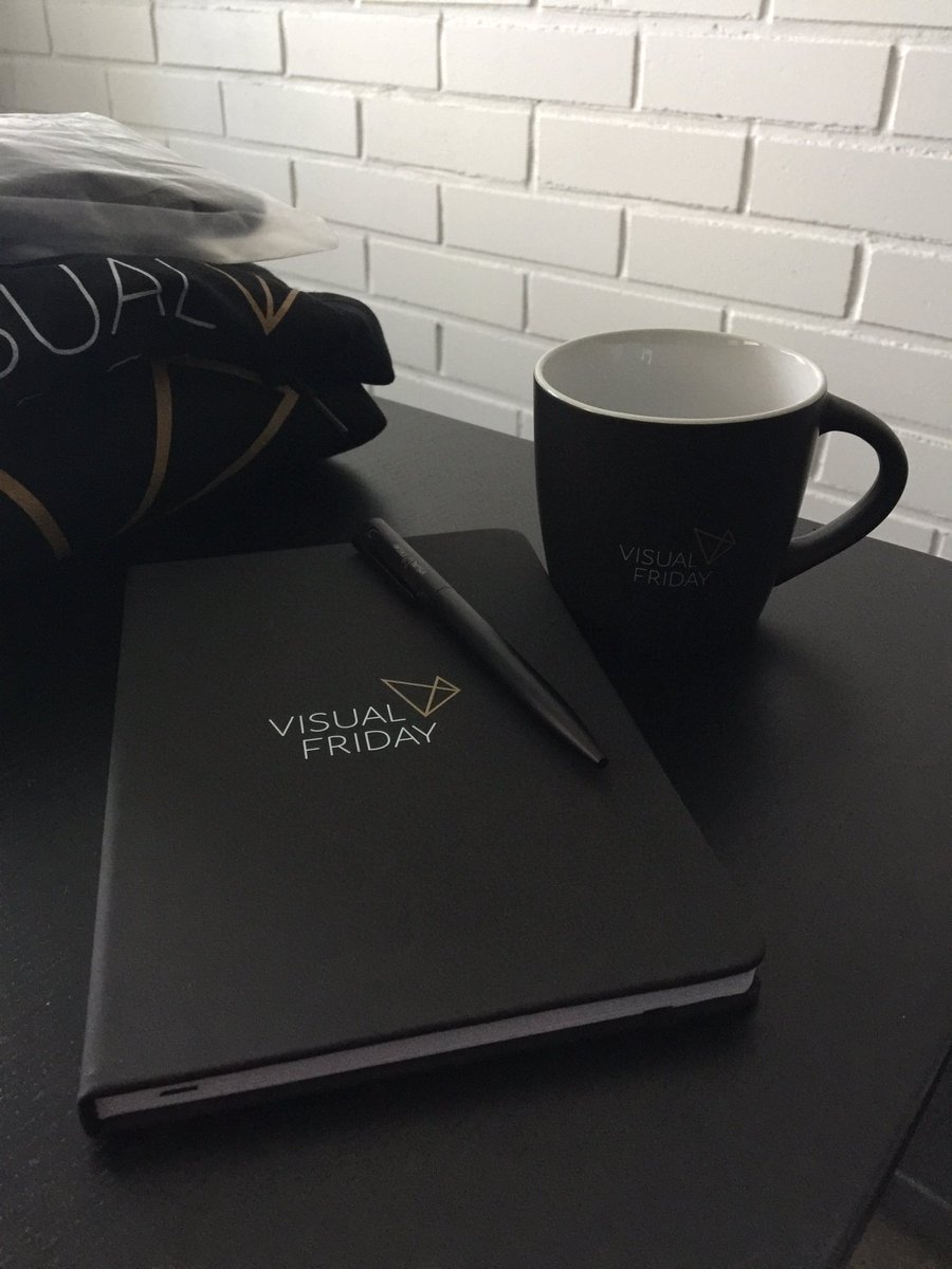 Pasiaulis's tweet image. Päivä 1 uusissa duuneissa. Parasta juuri nyt: värimaailma, vastaanotto ja tulevaisuuden näkymät. Laitetaan Twitter todo-listalle, kun päästään tositoimiin 😉#uudethommat #visualfriday