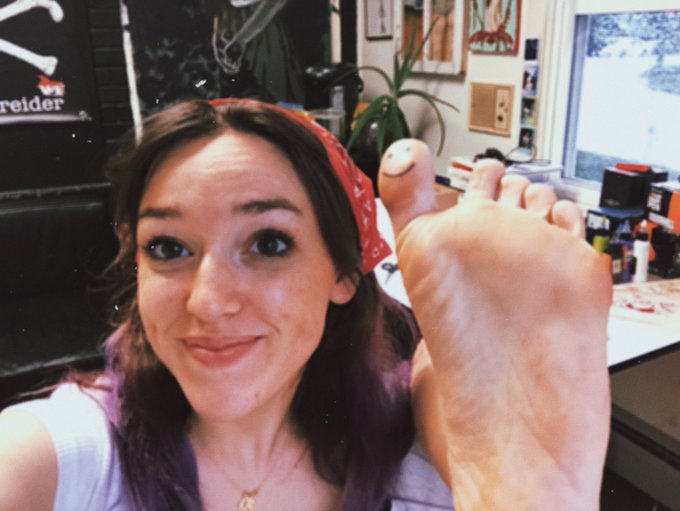 2 pic. me and my first tattoo (that i did myself) https://t.co/VkS0evI7Co