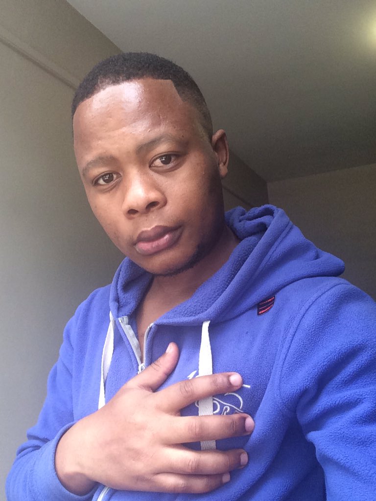 phindile10111's tweet photo. 🙃🙃✂️✂️✂️ https://t.co/0YCN0NoGAz