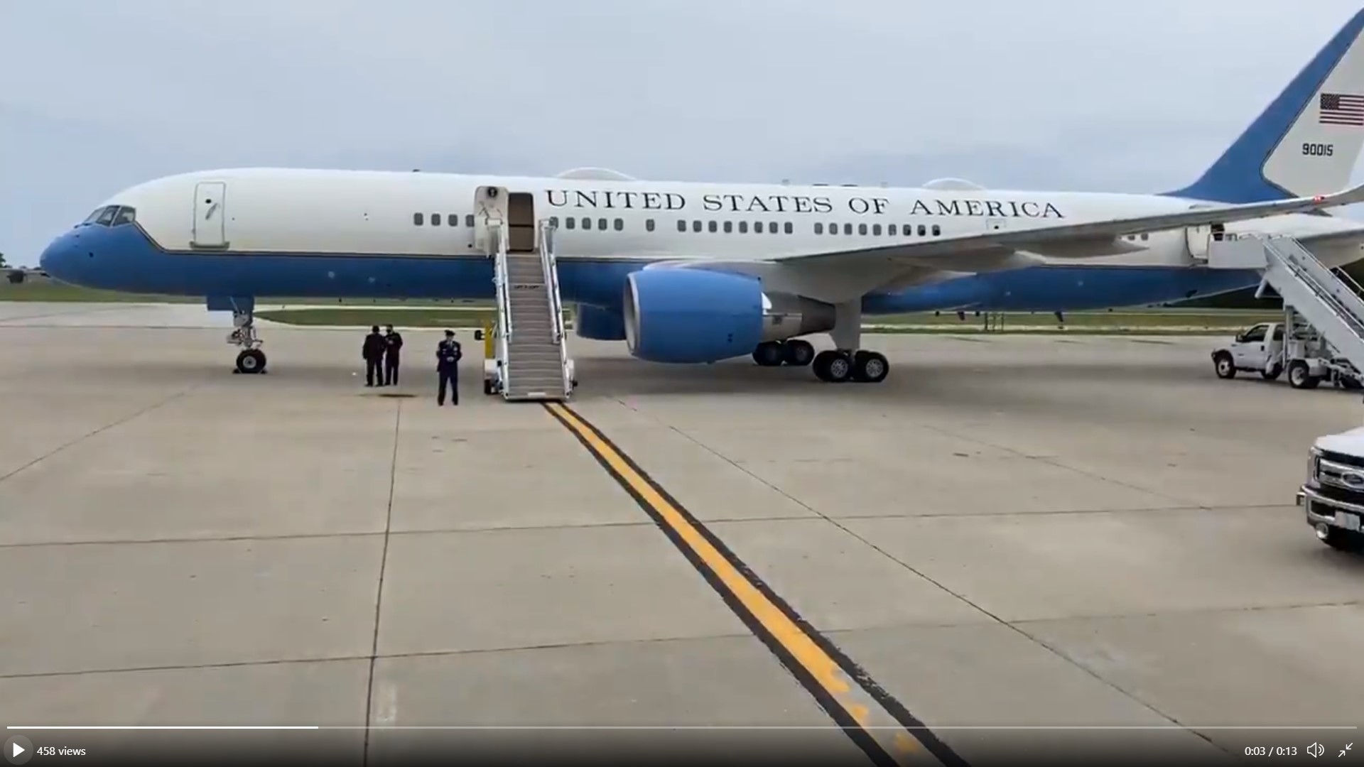 ChuckGoudie on X If Air Force One looks different at the Waukegan Airport that is because it is the smaller backup plane a Boeing C 32. The usual 747 AF1 jet needs a far