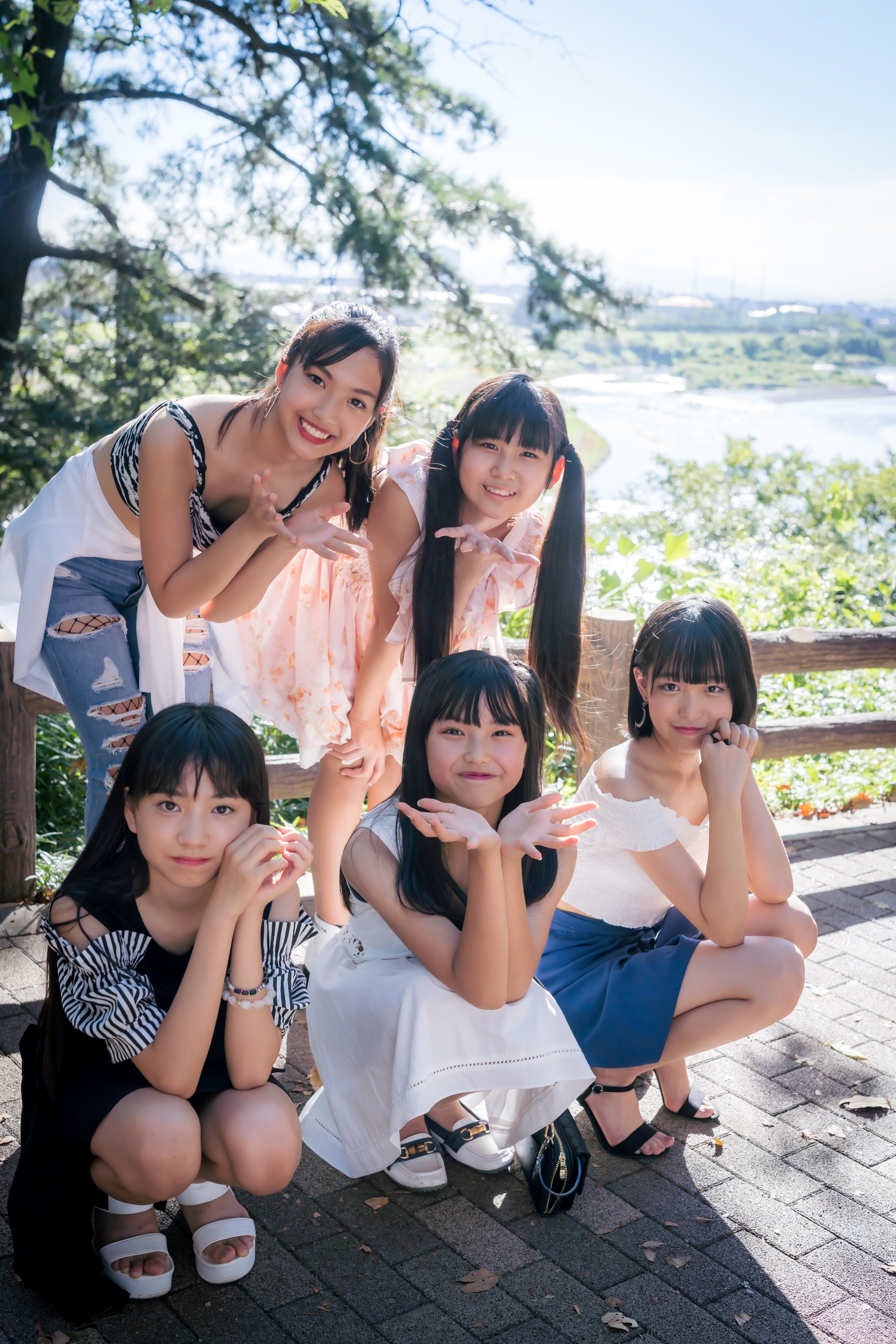 ＪＳ　ＪＣ　美少女 ﾉ'ﾉｾ'ﾉ on X: "2020/8/30 2020 夏の終わりの東京・野外撮影会 Jumping Kiss 集合写真②と多摩川 #秋月柑七  #鈴木陽依梨 #志村ここな #山田莉愛 #大月愛 #JumpingKiss #美少女 #可愛い #JC #JS #ポートレート好きな人と繋がりたい  #写真好きな人と繫がりたい #ファインダー ...