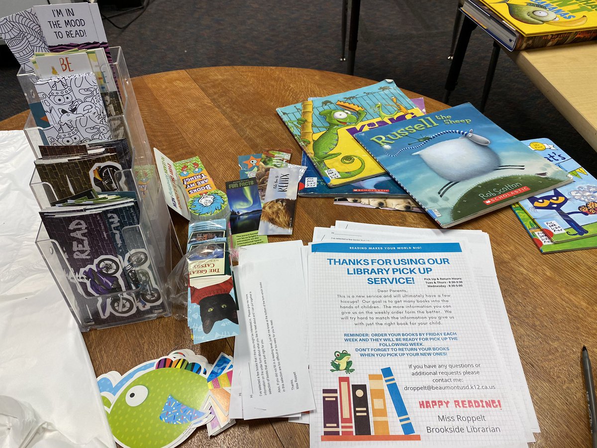 RoppeltDebra's tweet photo. Brookside Library checks out over 200 books to students today! Library Pick-up Services begin. Great new books available for our students that love to read!! @Beaumont_SD https://t.co/lvtIJJS9sQ