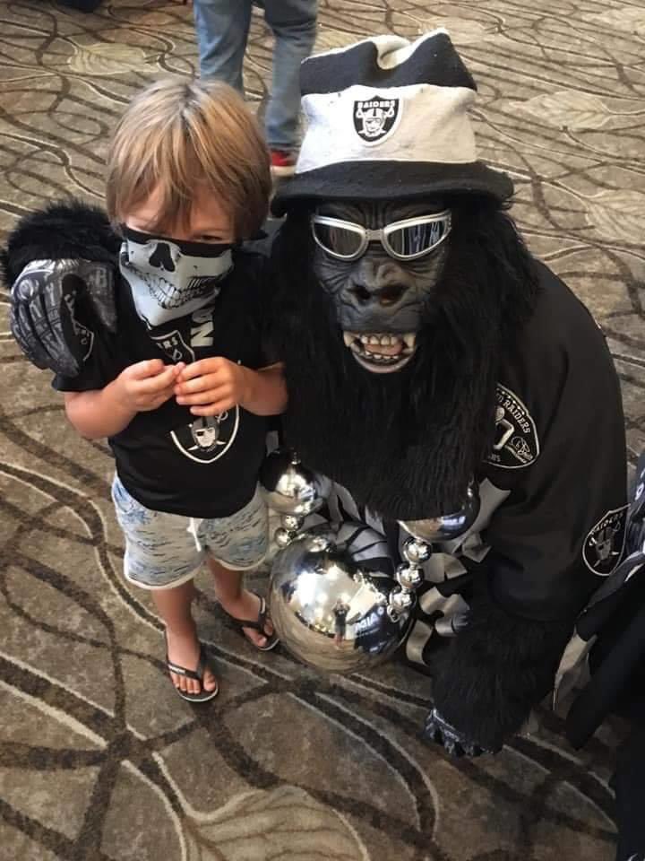 eddiegarcia2468's tweet photo. RFC SAN DIEGO 2019!
#RaiderEd #4DUB @mickakers @gorillarilla @violator57 https://t.co/K48Jp3xzGb