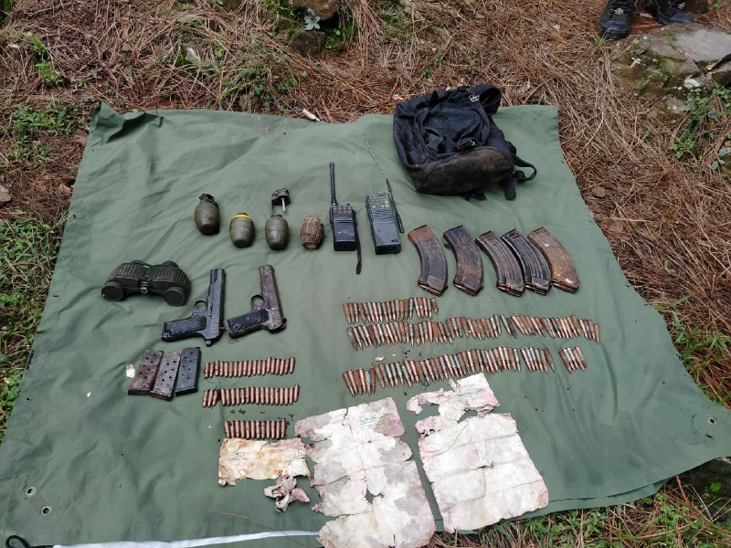 DDIndialive's tweet photo. Acting on an information Army, @BSF_India &amp; Special Operation Group of #JammuAndKashmir Police launched joint search operation in #Khanetar village of #Poonch district and busted an old hideout of terrorists and recovered a huge cache of Arms and Ammunition https://t.co/jkgtiebhQM