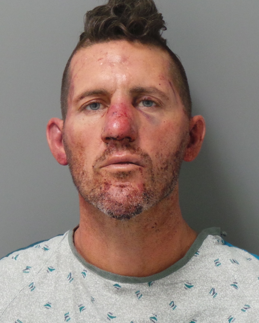 Relative to the incident on Hartford, officers arrested 43yo Thomas Kinworth. The @stlcao issued 1 count of Murder 1st, 1 count of Assault 1st LEO, 1 count of Burglary 1st, 1 count of Unlawful Possession of a Firearm, 1 count of Resisting Arrest &amp; 3 counts Armed Criminal Action
