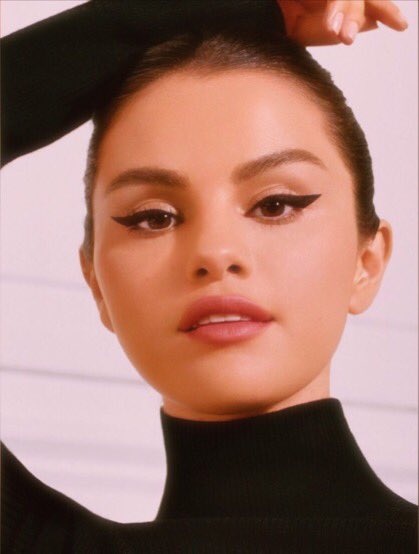 shelleysversion's tweet image. SELENA IS POSTING ALL THE PICTURES FROM THE RARE BEAUTY WEBSITE OMG THIS ONE IS NEXT WE WON