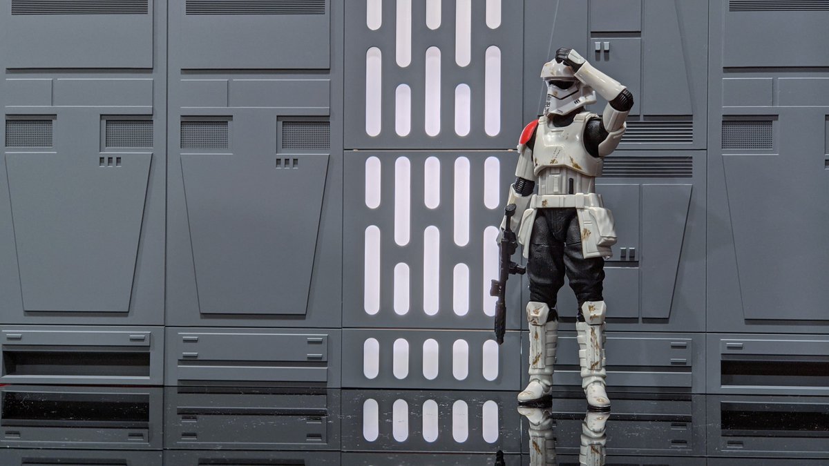 ChrisPirillo's tweet photo. I challenged one of my Star Wars communities to "caption this." They did NOT disappoint. Think you can do better? 🤪👇 https://t.co/qte1BwhR3R