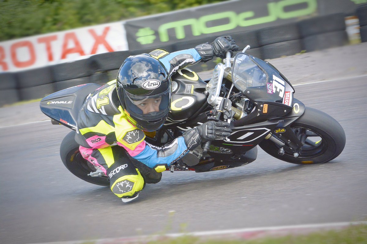 Henrymac311's tweet photo. Looking forward to round 4 @UkOhvale 🏁 #ohvale #kidsonbikes #fastkids #8yearsold https://t.co/GfHqR9EnQ9