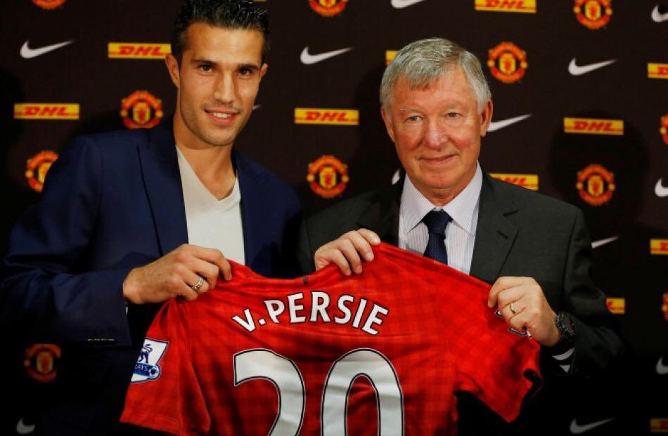 On the flip side, United signed Robin Van Persie, reigning EPL Golden Boot winner and Japanese phenom, Shinji Kagawa. Questions were asked about a lack of balance in a suspected 4-2-3-1 or even the traditional 4-4-2, even by 2012 standards.