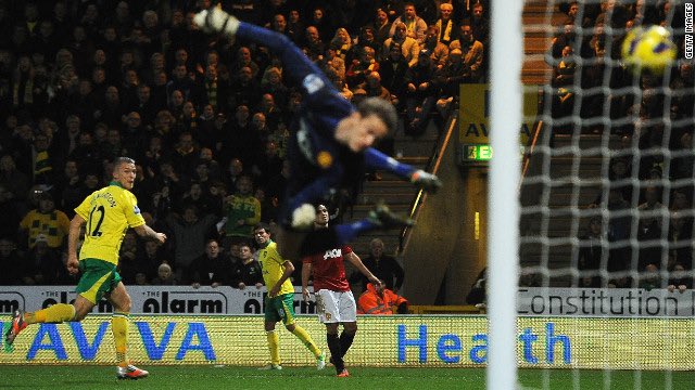 On November 17, United loss to Norwich thanks to Anthony Pilkington’s header at Carrow Road. This would be United’s last time being second in the league. Manchester United would never surrender the first place position to no one after this week.