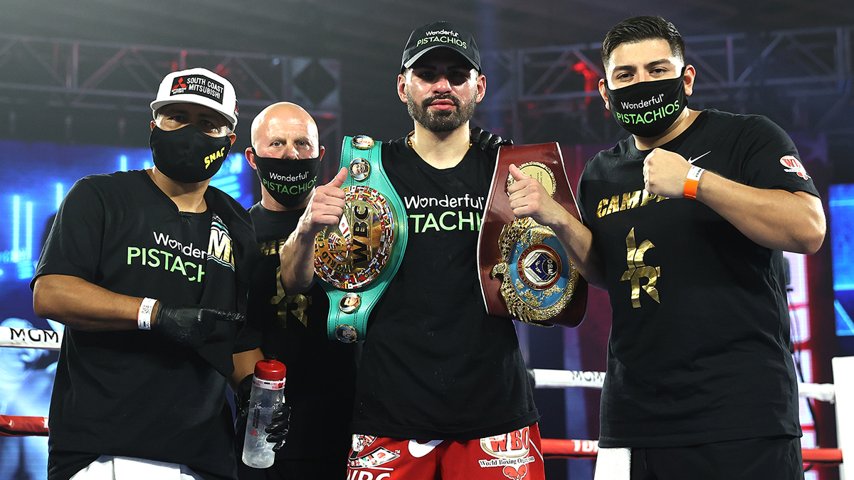 WonderfulNuts's tweet photo. Jose Ramirez keeps fighting––and snacking––like a champion. Congrats on the big win Saturday night, Jose! 🥊 😷 🥊 #Masks4All #RamirezPostol #GetCrackin https://t.co/sm7Ldd4aQS