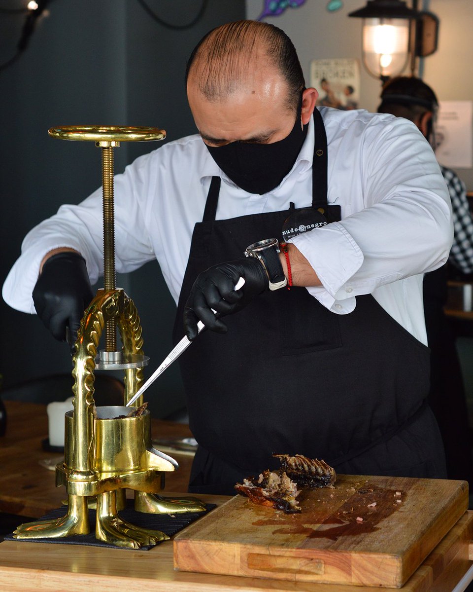 ⁣Te esperamos en📍 Zacatecas 139⁣, #ColoniaRoma
para disfrutar de nuestra cocina francesa con el toque de locura <a href="/NudoNegro_DO/">Nudo Negro</a>  🇫🇷

Reserva u ordena para llevar📲 55-5564-5281⁣⁣⁣⁣⁣
🕐Martes a sábado de 1 a 10 P.M.
🕐Domingo de 1 a 6 P.M.

#EstamosDeRegreso
#FrenchieMx