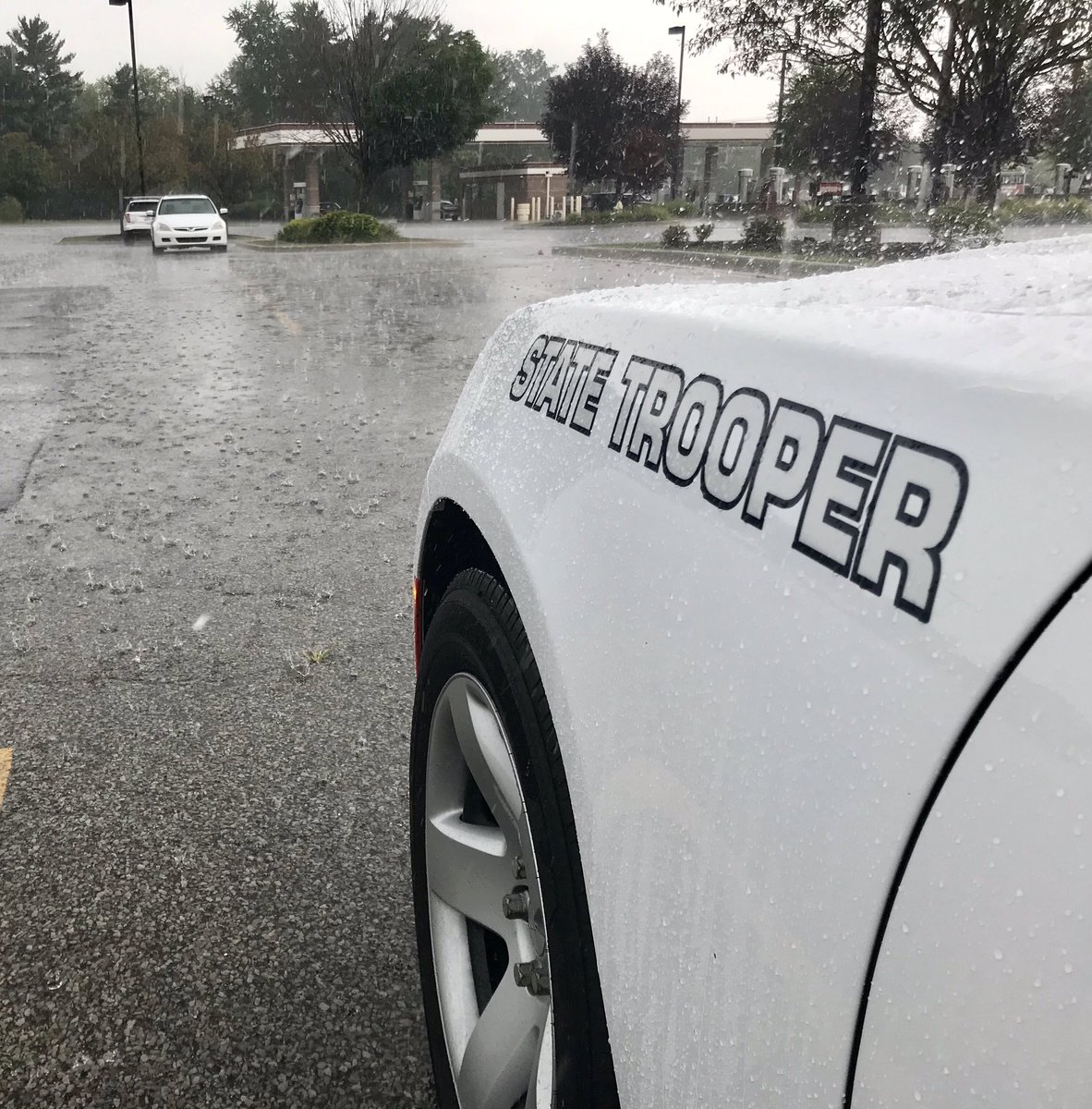 ISPBremen's tweet photo. Roads are slick when they haven’t been rained on in a while. Allow a safe distance between your 🚘 and other 🚙s. #DriveSafe and #BuckleUp. https://t.co/iTLZ6FlpNl