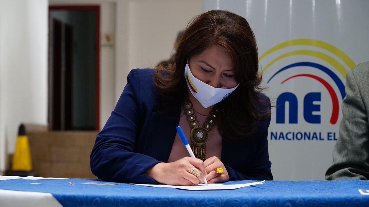 cnegobec's tweet photo. #CNEInforma | Conforme al avance del calendario de las #Elecciones2021Ec, el movimiento @35PAIS cumplió hoy con la aceptación de precandidaturas para binomio presidencial, ante la Dirección Nacional de Organizaciones Políticas del órgano electoral. https://t.co/76XeXppAEc