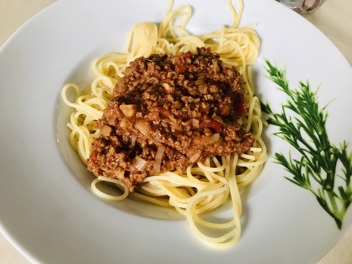 ... wenn die mischköstliche Verwandtschaft dank <a href="/Ruegenwalder/">Rügenwalder Mühle</a> #vegan für einen kochen kann 😍 #unbezahlbar 

#Spaghetti #Pflanzenpower