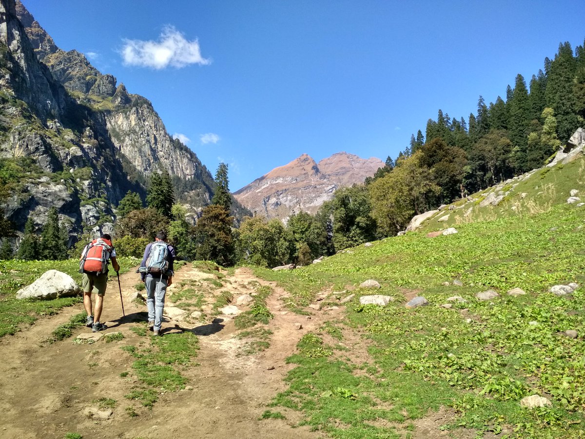 SubhadiptaD's tweet image. || Beauty of Green Trail ||
#MissingMountains
Way towards Chikka Campsite through green field of Kullu Valley
Hampta Pass Trek, Himachal, Oct17
#hamptapass #trekking
#himachalpradesh #himachal #himachaldiaries 
#mountainlife #himalayan 
#mountains #landscapephotography
#landscape