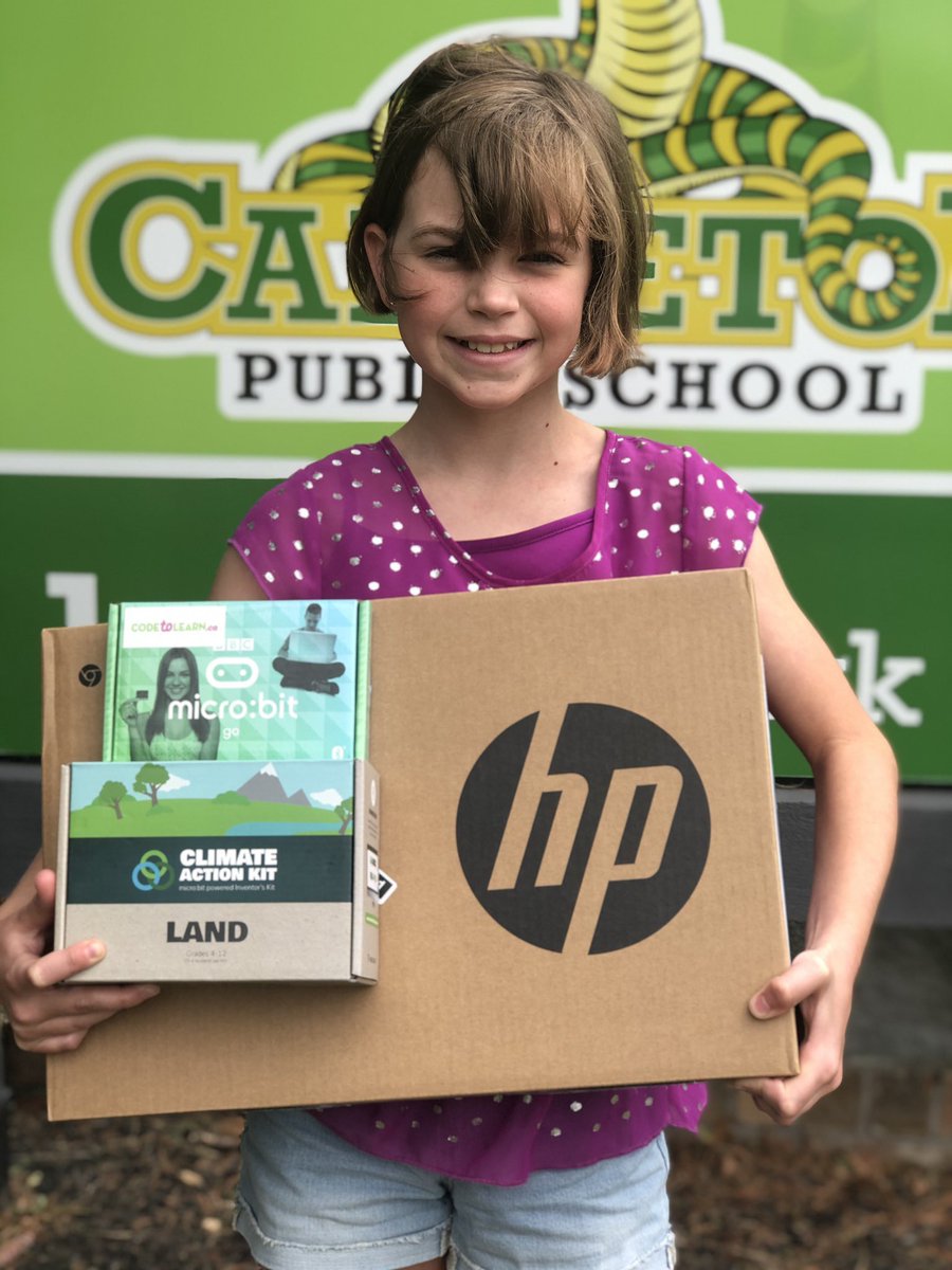 ihubNiagara's tweet image. Congratulations to #CodingForGood Challenge winner, Adalaide, grade 4 @dsbn student who participated in our @dsbn_5 #STEM program! She donated her Chromebook to a @niagarahealth nurse, way to go Adalaide & thank you to @CanCodeToLearn, @coding_lynx, @takingitglobal & @InkSmith3D!