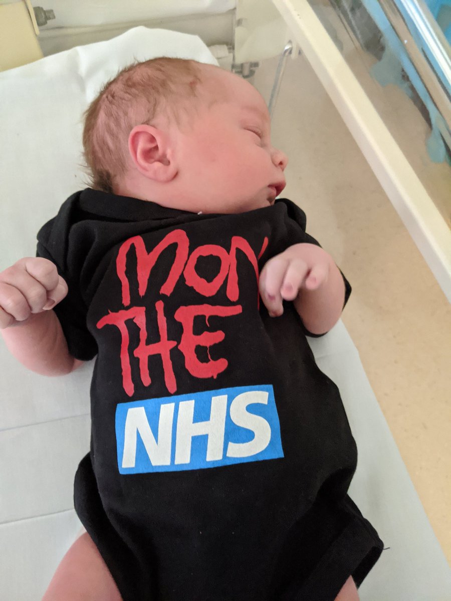 LiamJRandall's tweet photo. @fearlessidzine He does have a non verbal message for the awesome staff at the Maelor #MonTheNHS #NHS #NHSheroes @BiffyClyro @amphibiben https://t.co/eDYQEgngDe