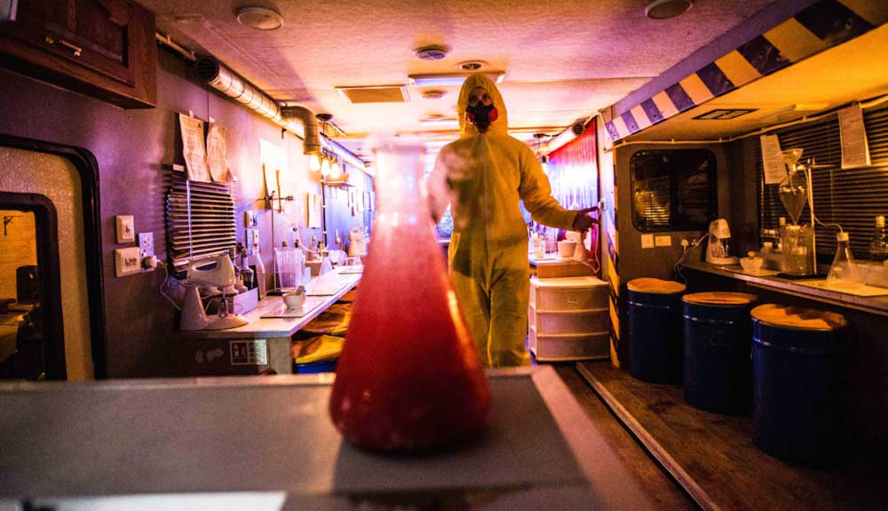 <a href="/abqlondon/">ABQ</a> | Science, bitch! | ££
 
Fan of Breaking Bad? Cook up some funky cocktails - on an actual RV - with this immersive cocktail experience complete with hazmat suits &amp; plenty of swear words &amp; Breaking Bad quotes. 

📍 Hackney

#londondateideas #quirkydatesinlondon