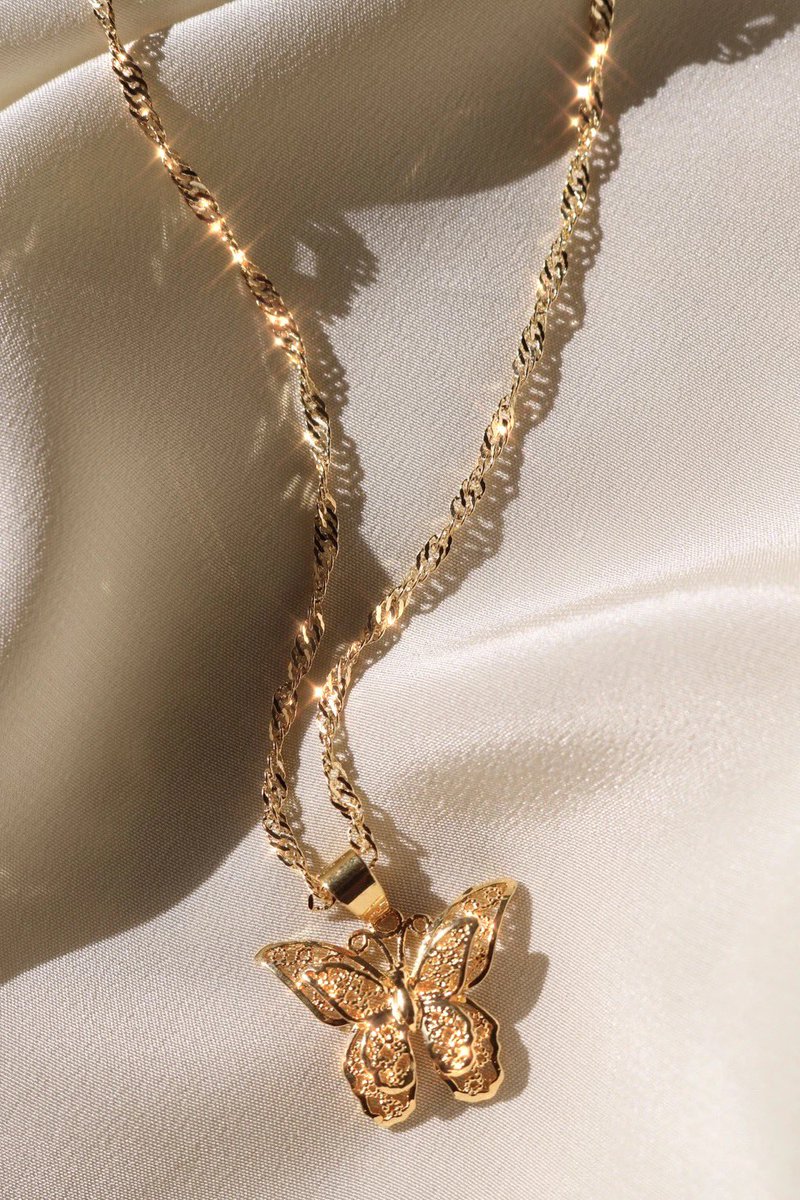 heartsickus's tweet photo. butterfly fantasy necklace 🦋 https://t.co/S9ClFa8NuS