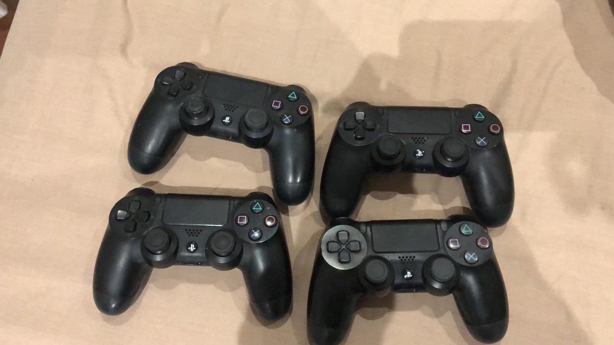 Controller/Stick drift?

Need a repair?

DM us!😏