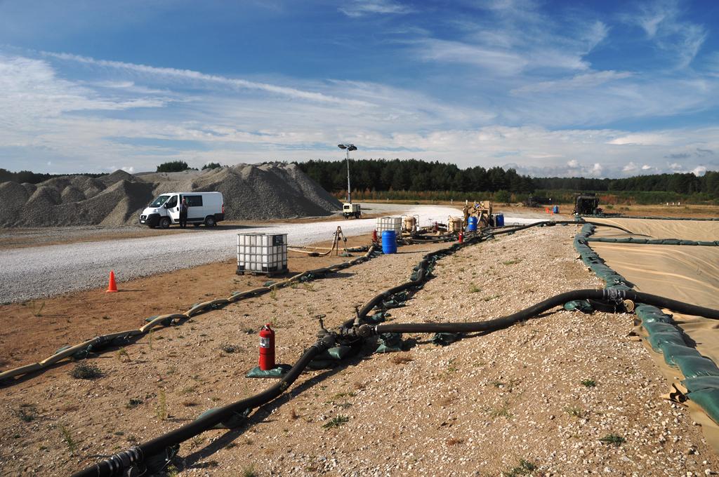 balt_security's tweet photo. .@USArmy's 🇺🇸 500th Engineer Support Company, 15th Engineer Battalion, makes progress while building a fuel system supply point #FSSP to double the fuel capacity at Drawsko Pomorskie Training Area, Poland 🇵🇱, in support of #AtlanticResolve's #ResoluteCastle 20 exercise. https://t.co/2gg7fMMtJ2