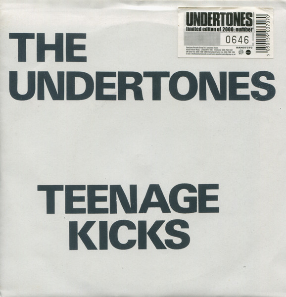 I wanna hold her, wanna hold her tight
Get teenage kicks right through the night...

42 years ago today #TheUNDERTONES released their debut single 'TEENAGE KICKS'