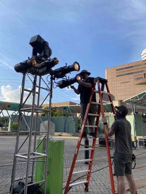 IATSE's tweet image. As IATSE crews get ready to put 1,500 venues across the country on #RedAlert tonight, please take 5 mins to write, call, or tweet to your lawmakers to #ExtendUI for the 12 million live event workers who have lost their livelihoods. Send a letter here: iatse.co/redalert