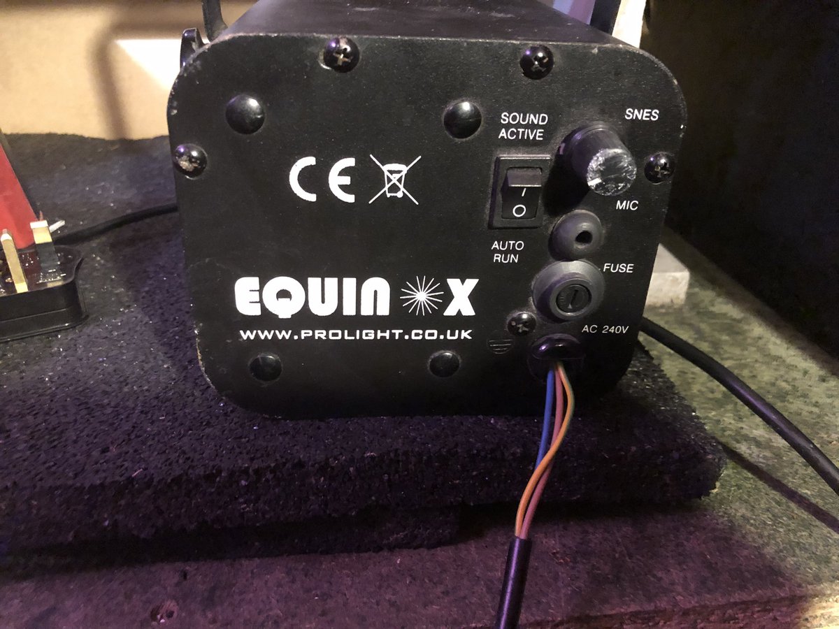 pat_rts's tweet image. A couple of dangerous strobe lights i failed today in a night club. #pattesting #Bristol