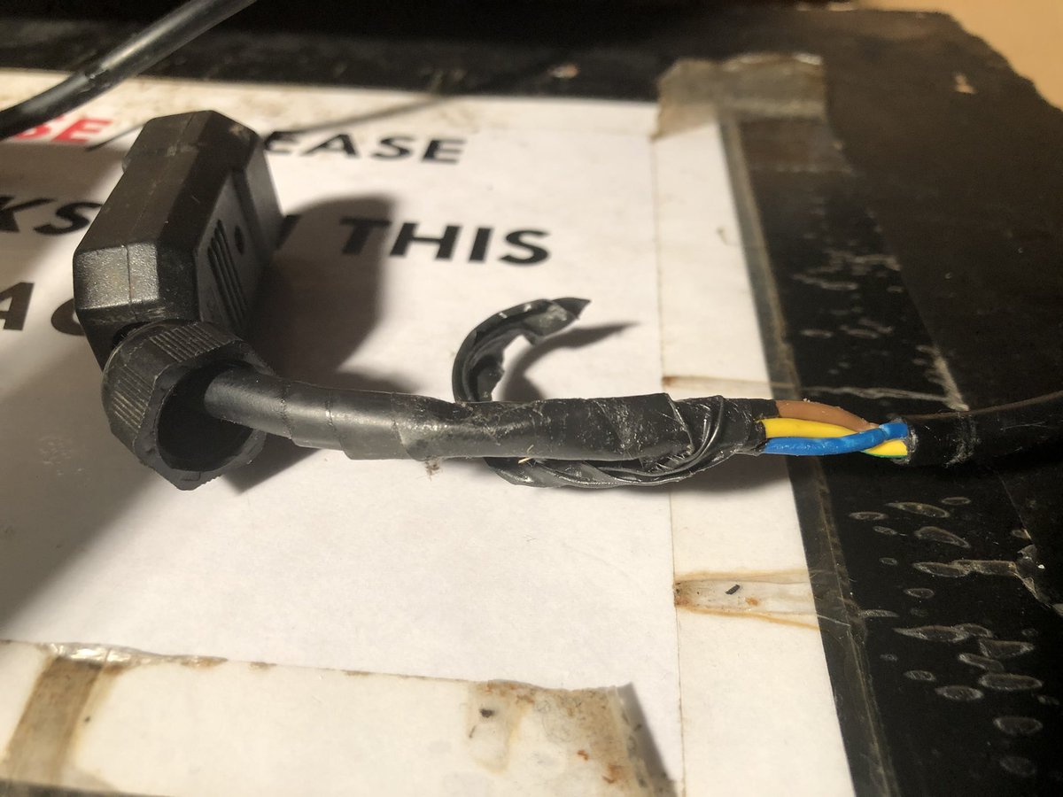 pat_rts's tweet image. A couple of dangerous strobe lights i failed today in a night club. #pattesting #Bristol