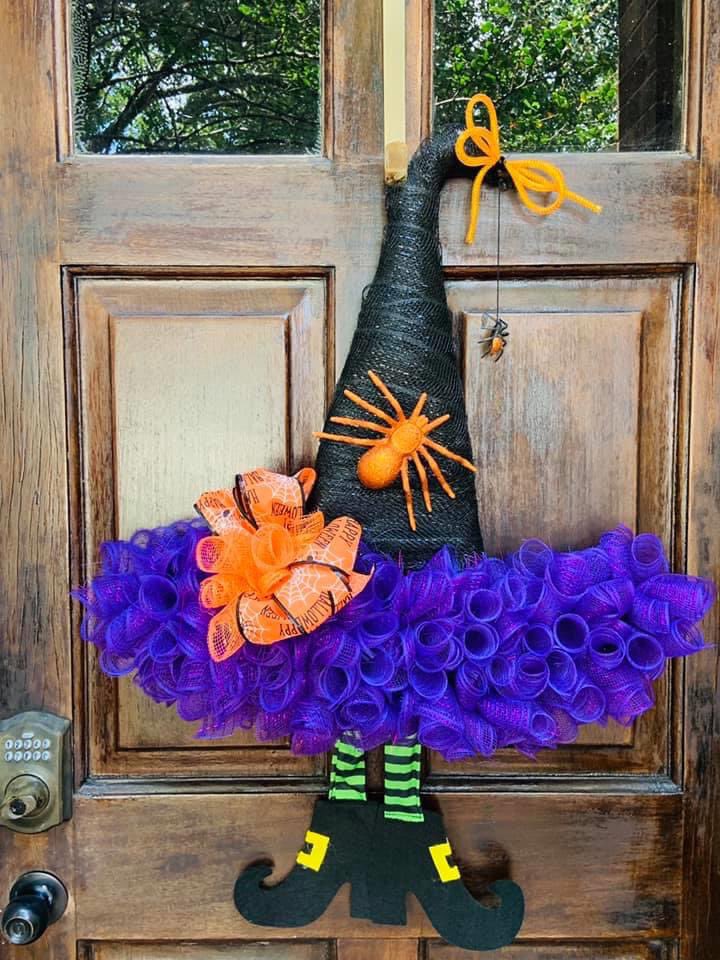 Alejandro_zapp's tweet photo. My mom is making some home decor for sale! Please DM if interested or retweet to spread my moms work. https://t.co/7H8ueymK4B
