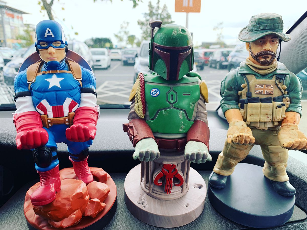 sgt_h_84's tweet image. Loving the new controller holders for the stream room #controllerstand #playstation #streamer #twitch #twitchtv #sgth84 #gamer #militarystreamer