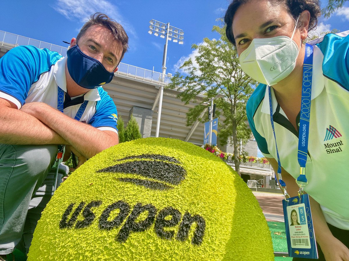 It’s a beautiful day at the #USOpen . In between #tennis matches and court calls, our physicians who are treating the elite athletes get to explore the National Tennis Center. 🎾 #AdvantageMountSinai