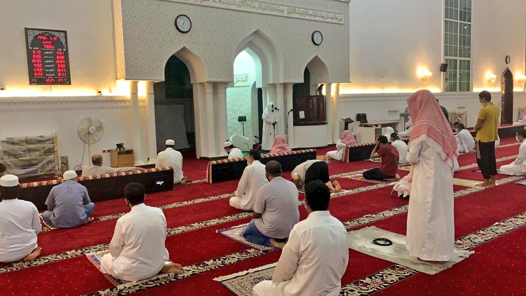 kafaorg's tweet photo. البرنامج التثقيفي #خاشع للتوعية بأضرار التدخين والمقام في #جامع_الحمودي بحي الفيحاء، حيث تحدث عضو التوعية الميدانية أ.إبراهيم الخزاعي عن نعمة صحة الإنسان ومدى علاقة التدخين ب #كورونا وتأثيره على مناعة الجسم. https://t.co/7Kme47Lant
