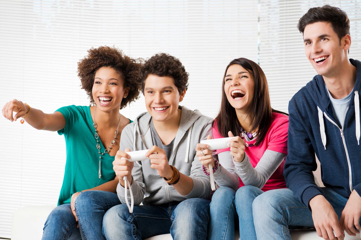 ESACanada's tweet photo. We’re looking for photos of #RealCanadianGamers for an upcoming campaign and we want to hear from you! Let's show Canadians what real Canadian Gamers look like. For bragging rights only. Visit: https://t.co/YDwocHYlMv Share this post with any gamers you may know! https://t.co/6UsJUF0Qio